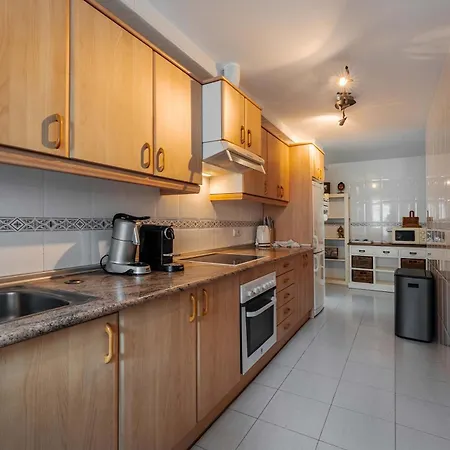 Locrimar Pool Real Padel Proximity * Marbella